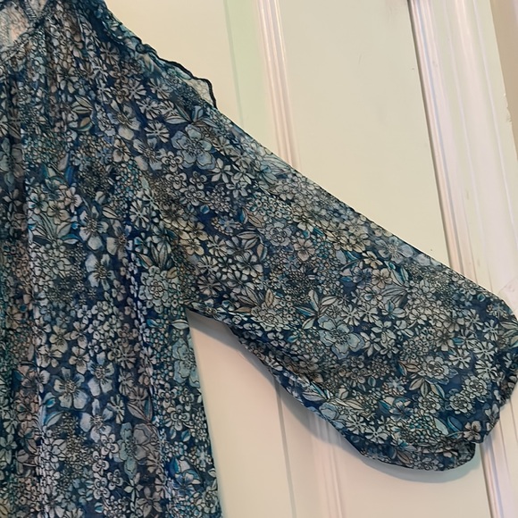 Mesh material flowy top - Picture 5 of 5